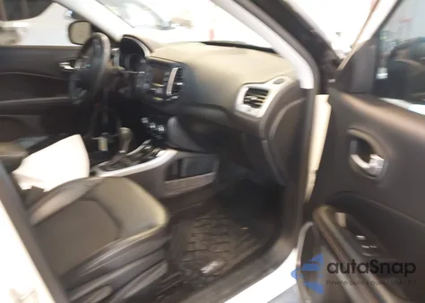 2018 Jeep Compass Latitude 4X4 from USA, damaged, VIN 3C4NJDBBXJT349731